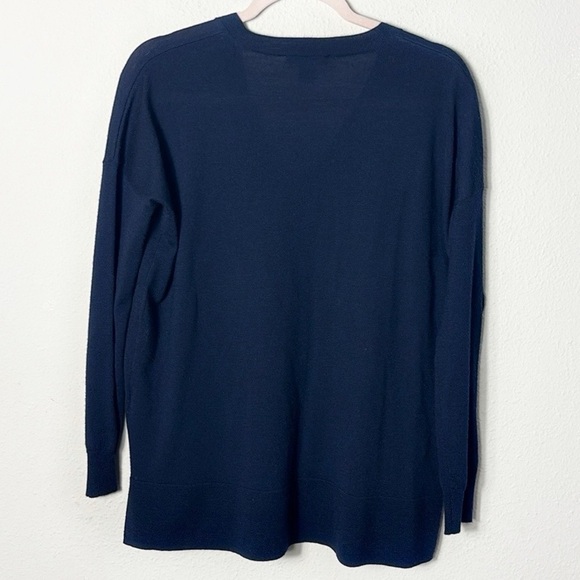 J. Crew 100% Merino Wool Oversized Vneck Pullover Sweater Navy Blue size XXS - Picture 2 of 7